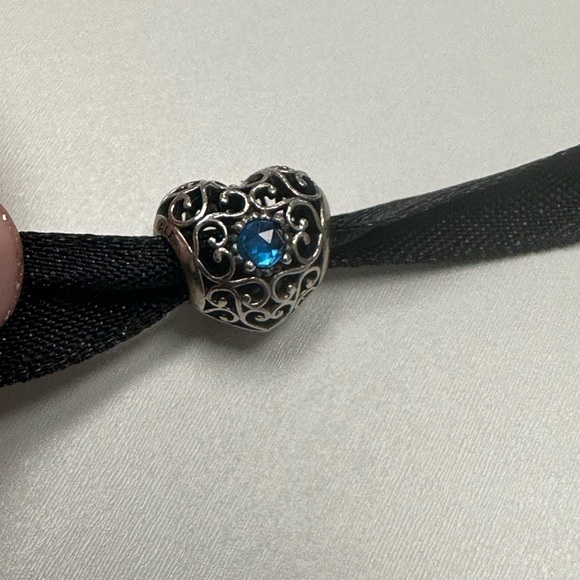 Retired Pandora December Birthstone Heart Charm - Picture 2 of 4